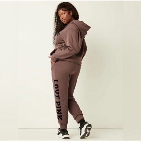 Pink Victoria’s Secret Everyday Lounge Reversible Sherpa Joggers brown - Picture 1 of 12